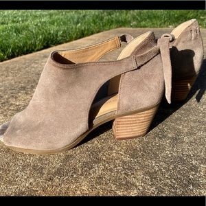 Lucky Brand Betsee Tan Leather Heel